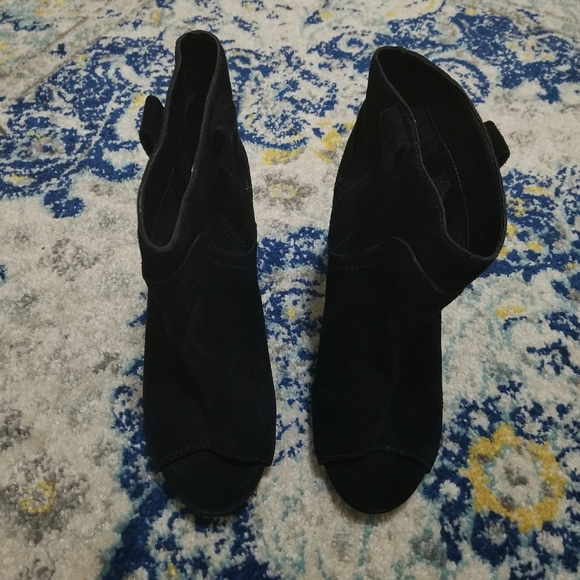 Vince Camuto Camey Peep Toe Boot Black Suede 9 - Picture 3 of 8